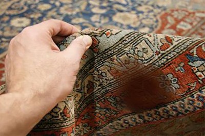 چگونه سجاده فرش سوخته خود را تعمیر کنم؟