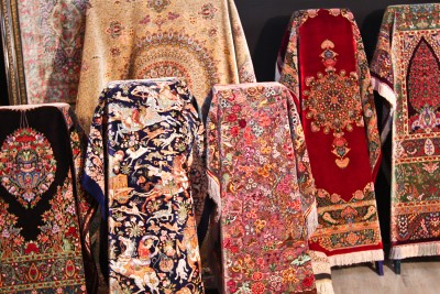 خصوصیات فرش دستباف